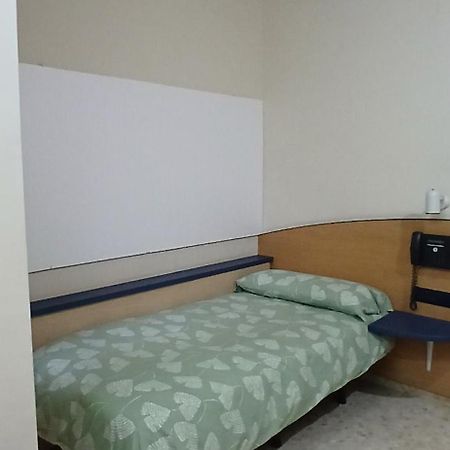 Larru Los Bermejales Residencia Universitaria Севілья Екстер'єр фото