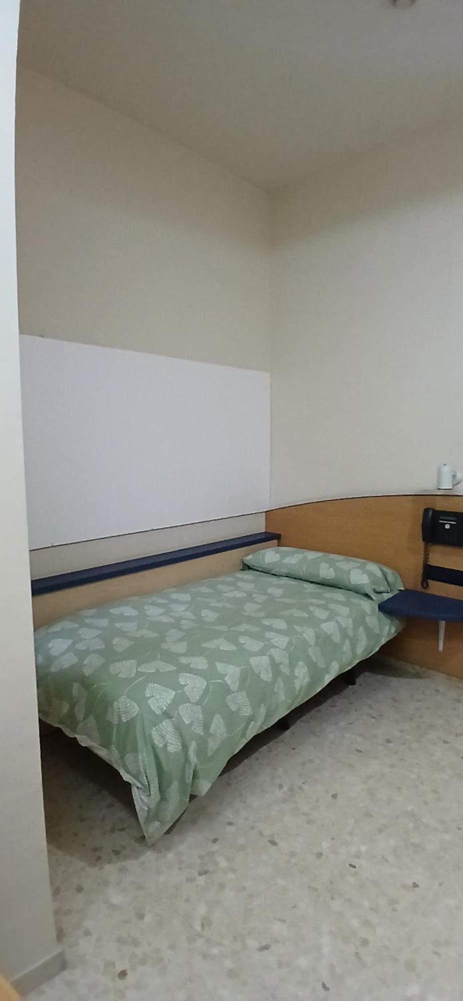 Larru Los Bermejales Residencia Universitaria Севілья Екстер'єр фото